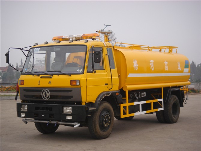 高速養(yǎng)護(hù)灑水車 高速養(yǎng)護(hù)灑水車