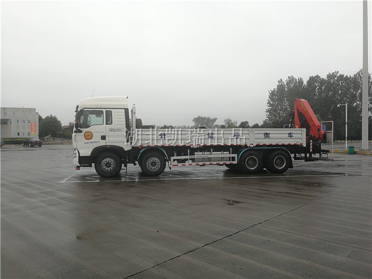 AY5320JJH型計量檢衡車(左) AY5320JJH型計量檢衡車(左)