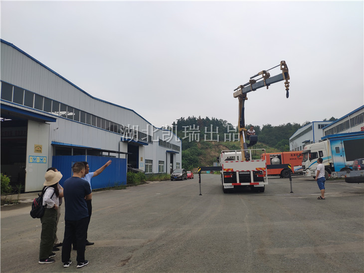 �z�(y��n)�칤8�������L(zh��ng)��