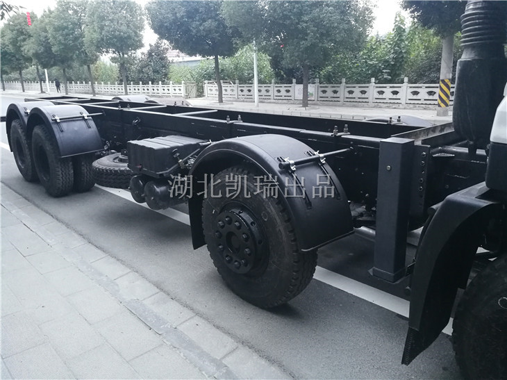 �ױP�ӹ̺�ĵױP��ǰ